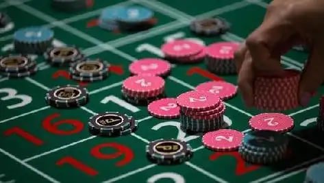 dagon123 Myanmar Online Gaming Platform ကစားသူများ အတွက် Live Casino Sportsbook Slots ပေးဆောင်နေသည့် မြင်ကွင်း